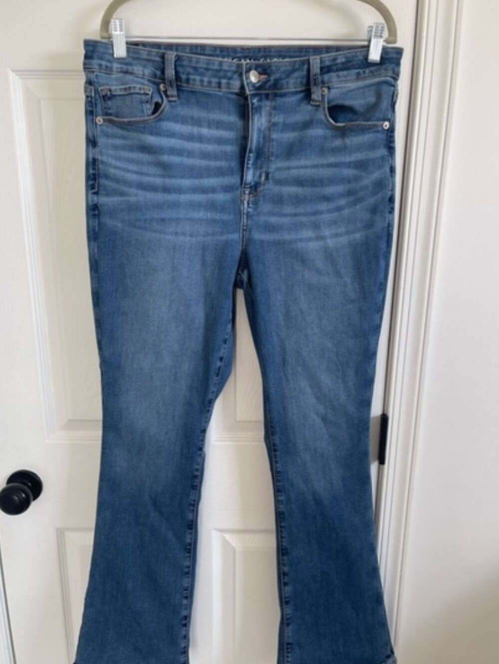 AEO Medium Wash High Rise Skinny Kick Jeans Frayed Hem